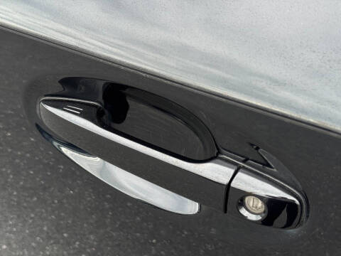 2017 Toyota Prius v Four