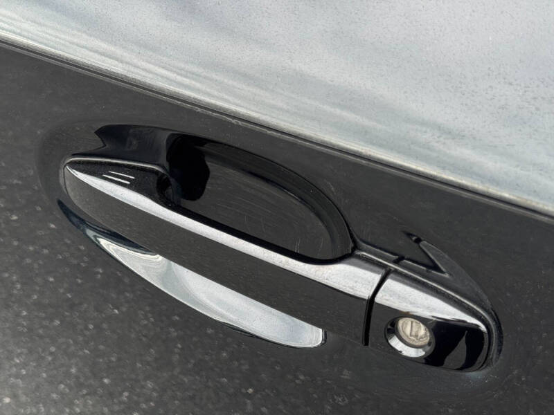 2017 Toyota Prius v Four