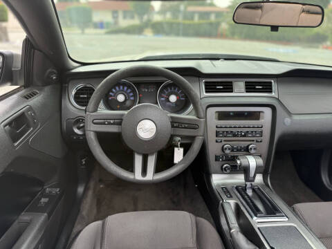 2012 Ford Mustang V6