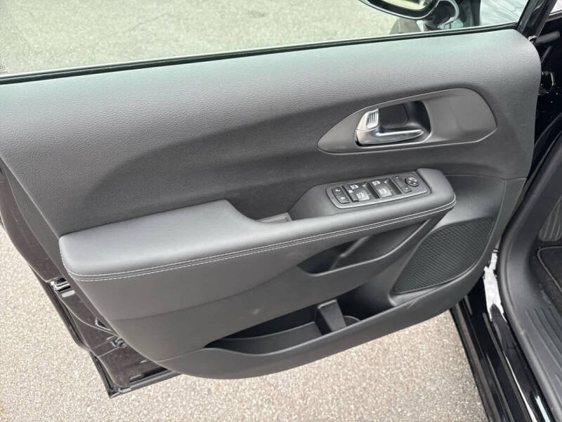 2026 Chrysler Voyager LX