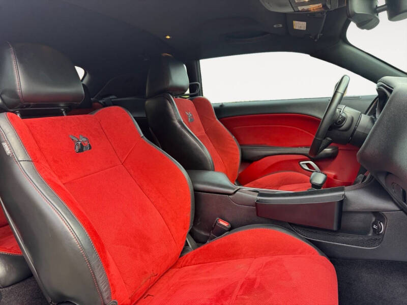 2018 Dodge Challenger 392 HEMI Scat Pack Shaker