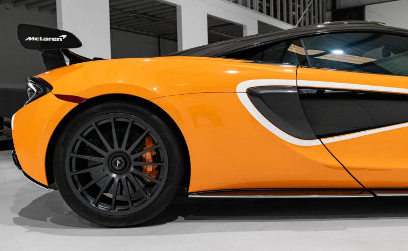 2020 McLaren 620R