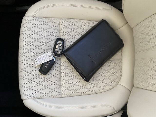 2022 Lincoln Nautilus Black Label