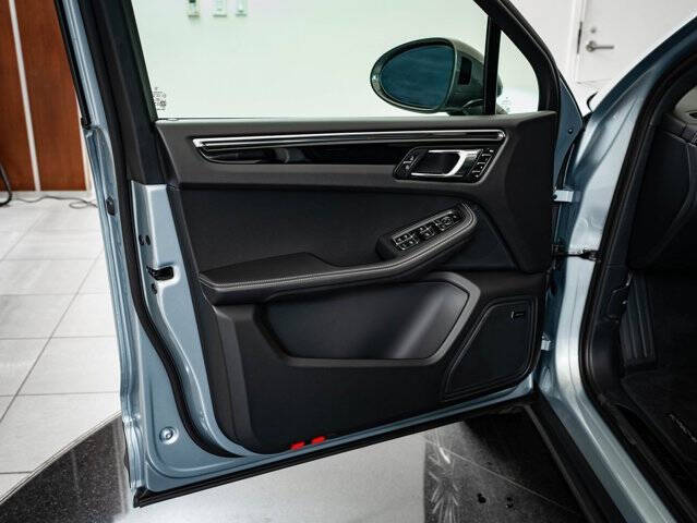 2026 Porsche Macan T