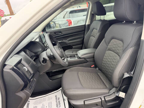 2025 Nissan Pathfinder S
