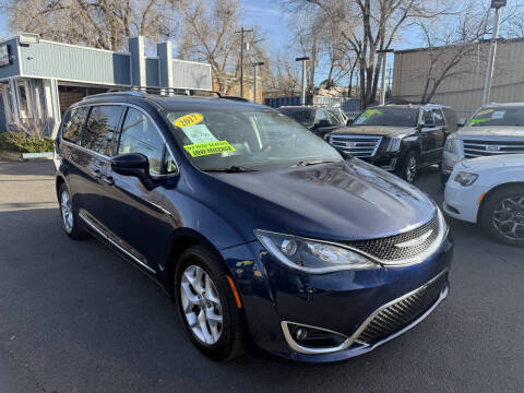 2017 Chrysler Pacifica Touring-L Plus