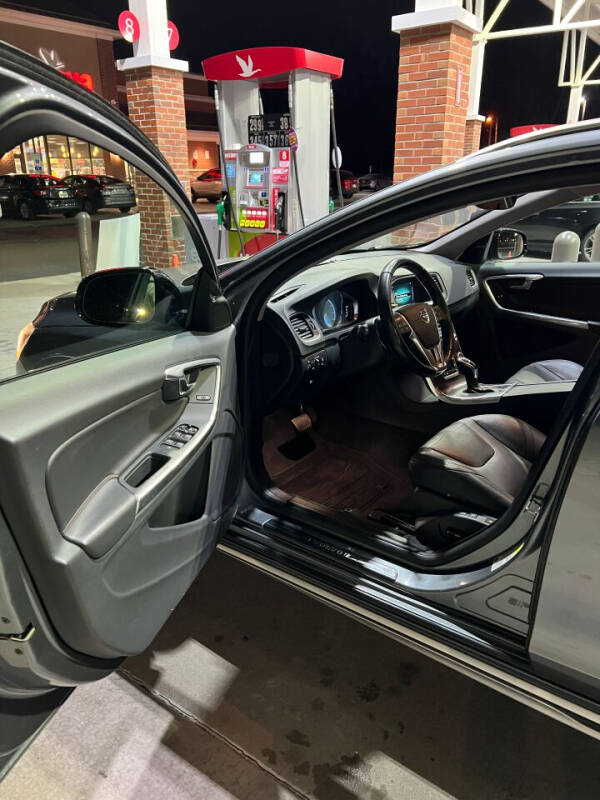 2016 Volvo V60 Cross Country T5