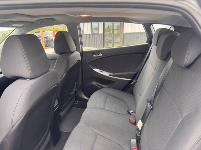 2013 Hyundai Accent SE