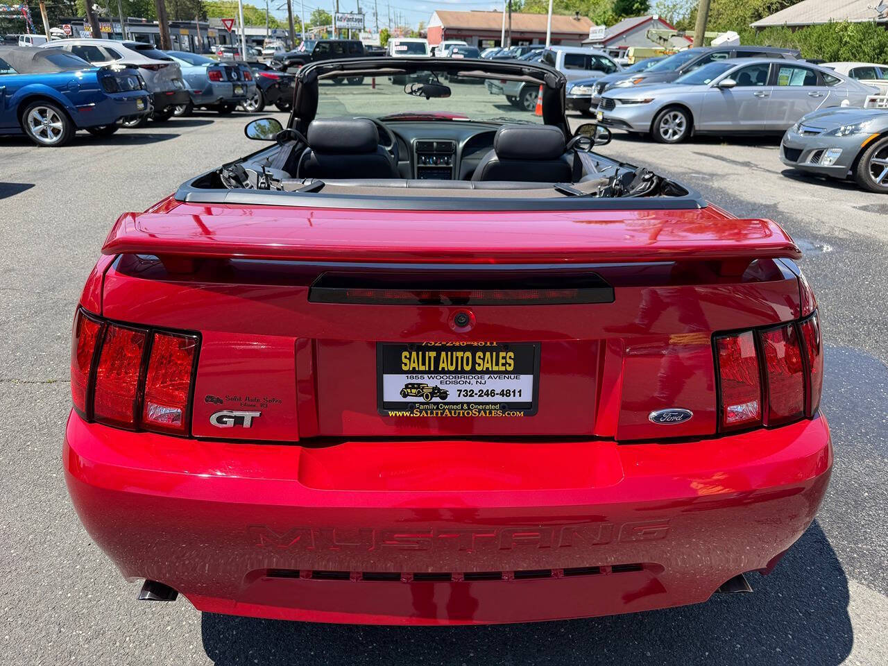 2001 Ford Mustang 27