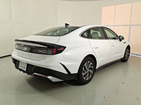 2026 Hyundai Sonata Hybrid Blue