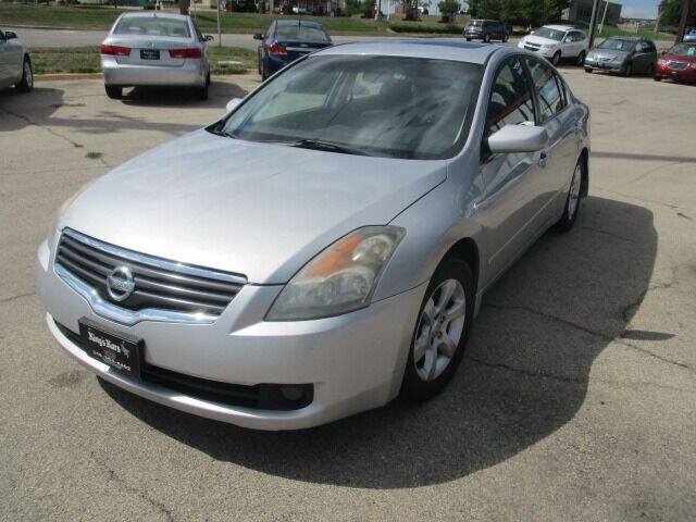 2009 Nissan Altima for sale at King's Kars in Marion IA