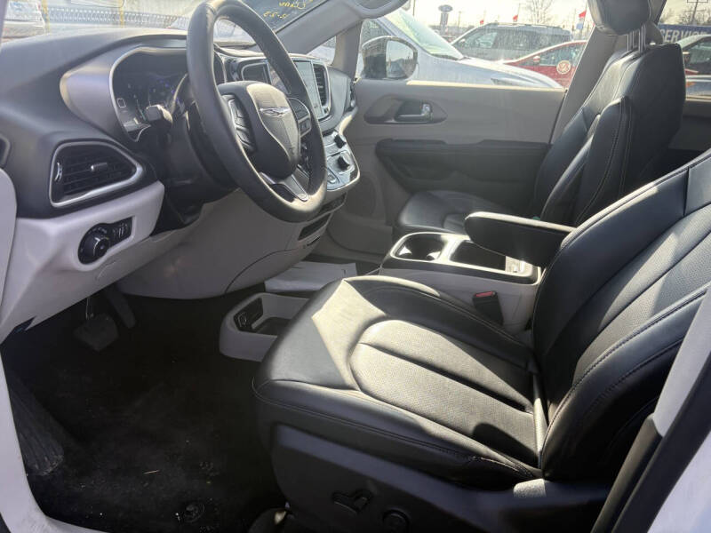 2024 Chrysler Pacifica Touring L