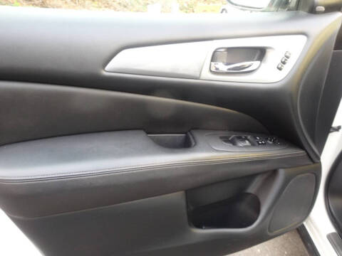 2018 Nissan Pathfinder SL