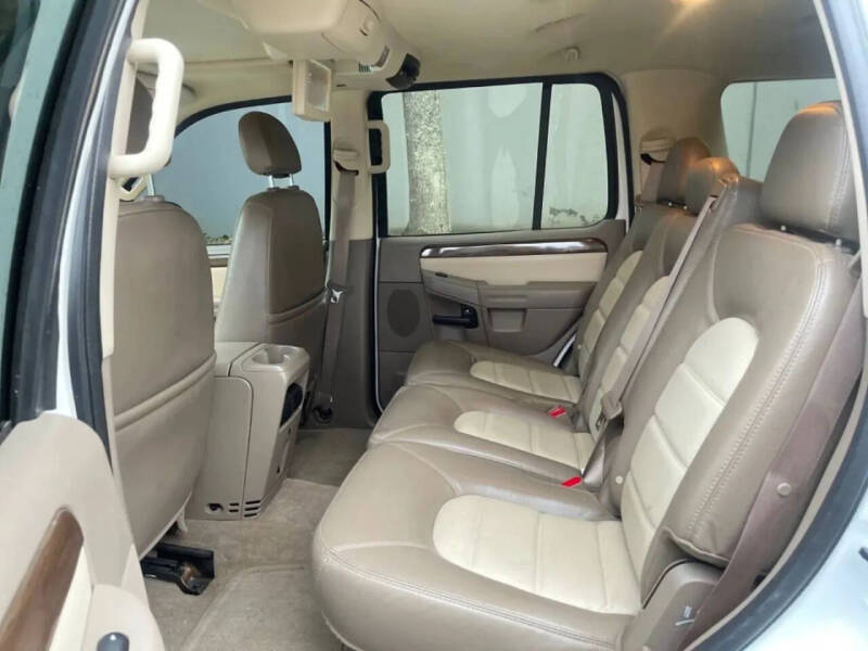 2004 Ford Explorer Eddie Bauer