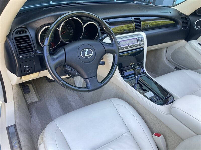 2004 Lexus SC 430