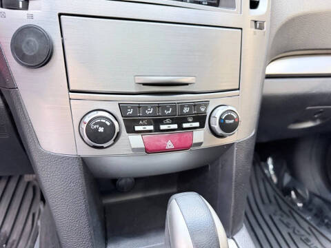 2010 Subaru Legacy 2.5i Premium