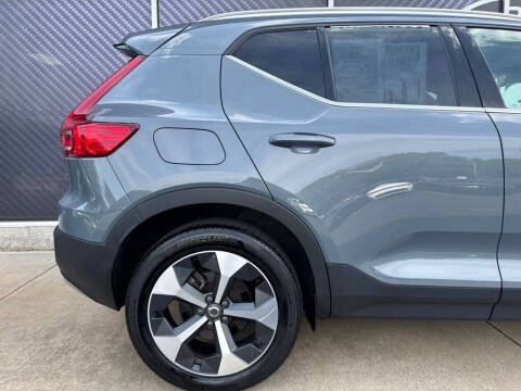 2023 Volvo XC40 B5 Plus Bright Theme
