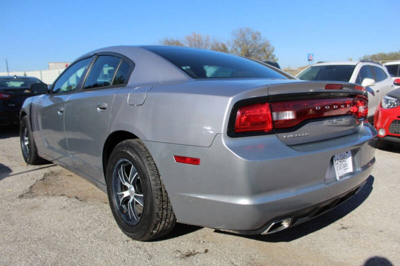 2014 Dodge Charger SE photo 7