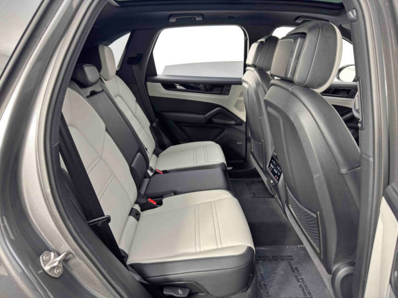 2024 Porsche Cayenne E-Hybrid