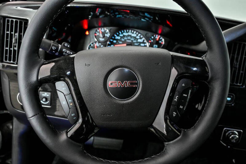 2026 GMC Savana 2500