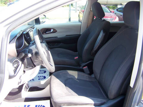 2017 Chrysler Pacifica Touring