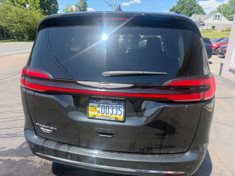 2022 Chrysler Pacifica Touring L