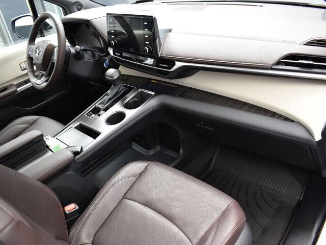 2024 Toyota Sienna Platinum 7-Passenger