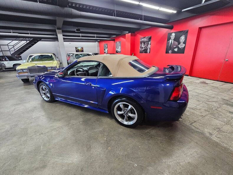 2004 Ford Mustang GT Deluxe