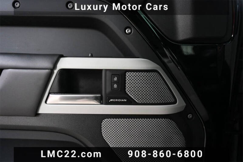 2023 Land Rover Defender 130 X-Dynamic SE