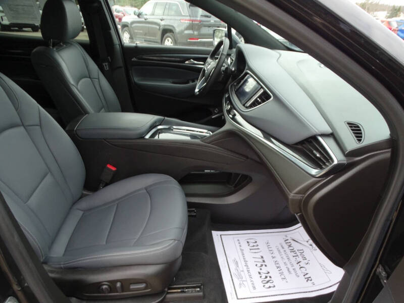 2022 Buick Enclave Essence