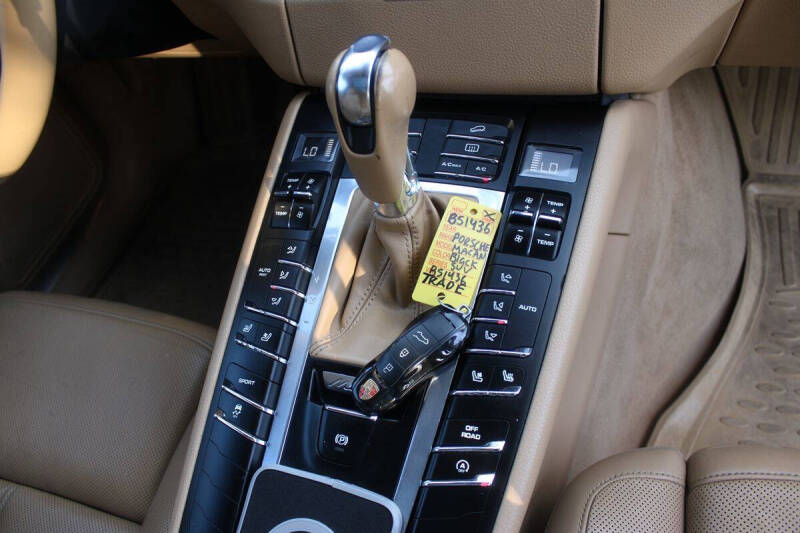 2015 Porsche Macan S