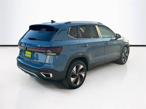 2025 Volkswagen Taos SE 4Motion