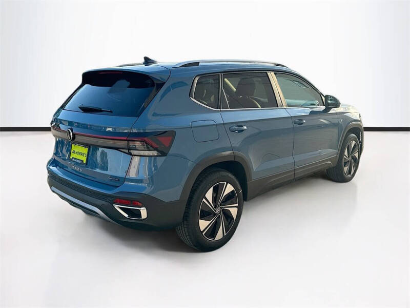 2025 Volkswagen Taos SE 4Motion