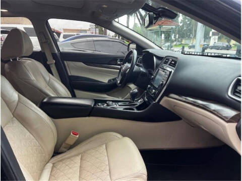 2017 Nissan Maxima Platinum