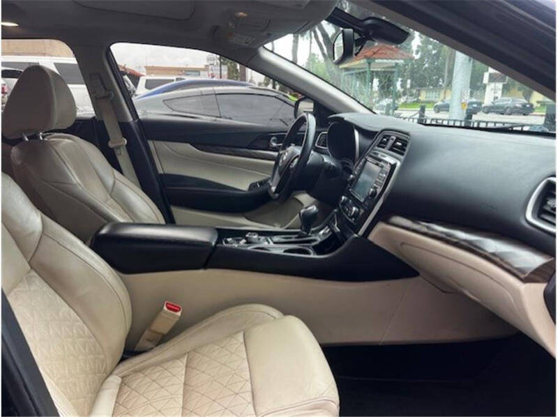 2017 Nissan Maxima Platinum