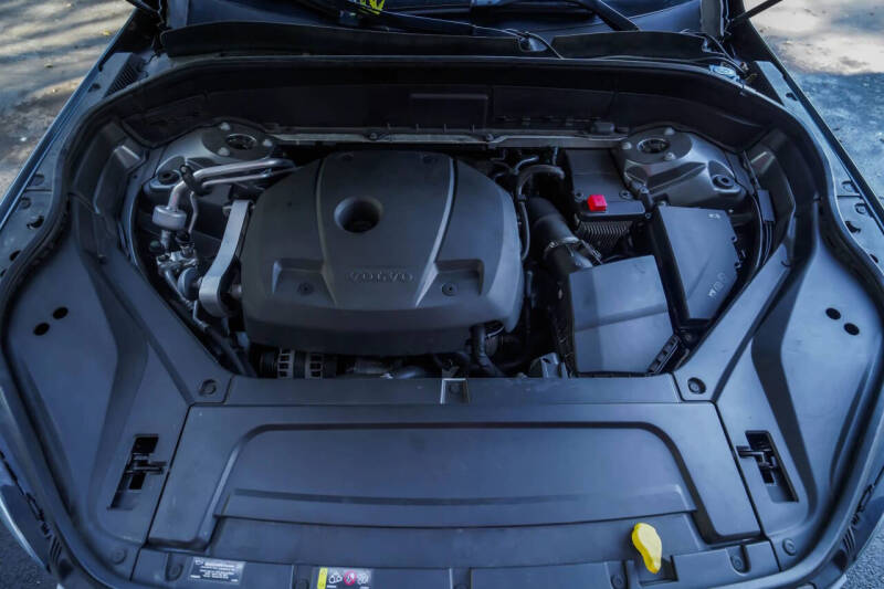 2018 Volvo XC90 T5 Momentum 7-Passenger