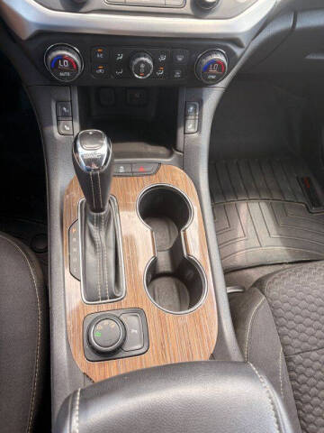 2017 GMC Acadia SLE-2