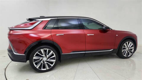 2025 Cadillac LYRIQ Luxury 3