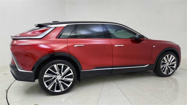 2025 Cadillac LYRIQ Luxury 3