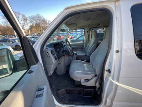 2010 Ford E-Series E-350 SD XLT