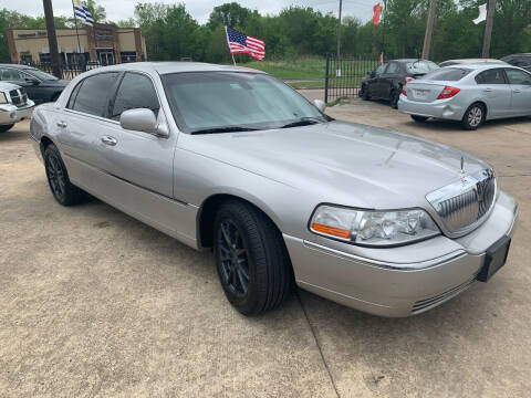 2003 Lincoln Town Car for sale at Houston Auto Emporium in Houston TX