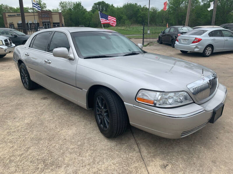 2003 Lincoln Town Car for sale at Houston Auto Emporium in Houston TX