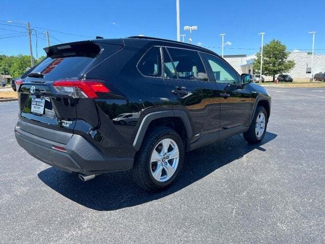 2020 Toyota RAV4 Hybrid 7