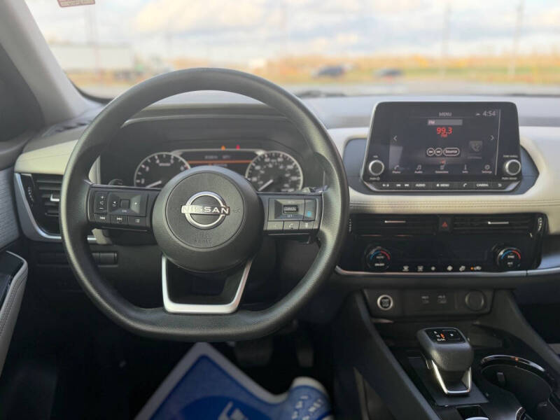 2022 Nissan Rogue SV