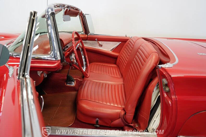 1957 Ford Thunderbird