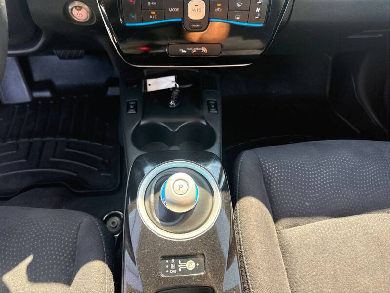 2017 Nissan LEAF SV