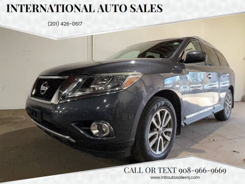 2013 Nissan Pathfinder for sale at International Auto Sales in Hasbrouck Heights NJ