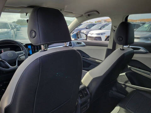 2026 Volkswagen Taos SE