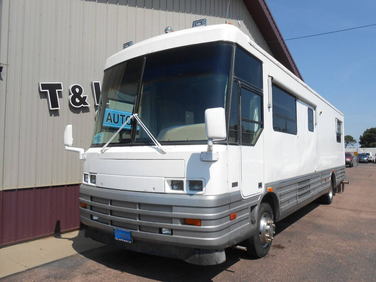 Oshkosh XC/RV For Sale In Canton, SD