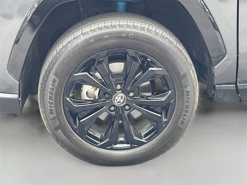 2022 Toyota RAV4 Hybrid SE